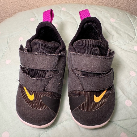 Nike Free RN Toddler Sneakers size 6 - Picture 4 of 16